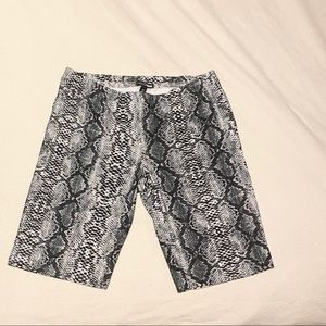 Snake skin bike shorts 🐍🚴🏻‍♀️😜 (fashion nova)